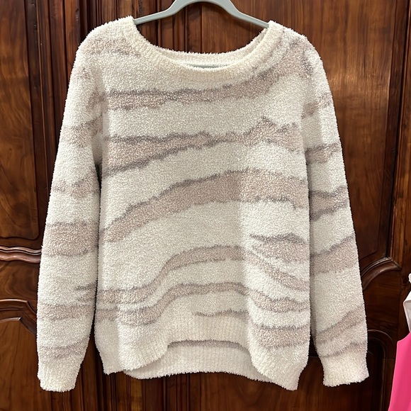 Barefoot Dreams sweater - Picture 2 of 8